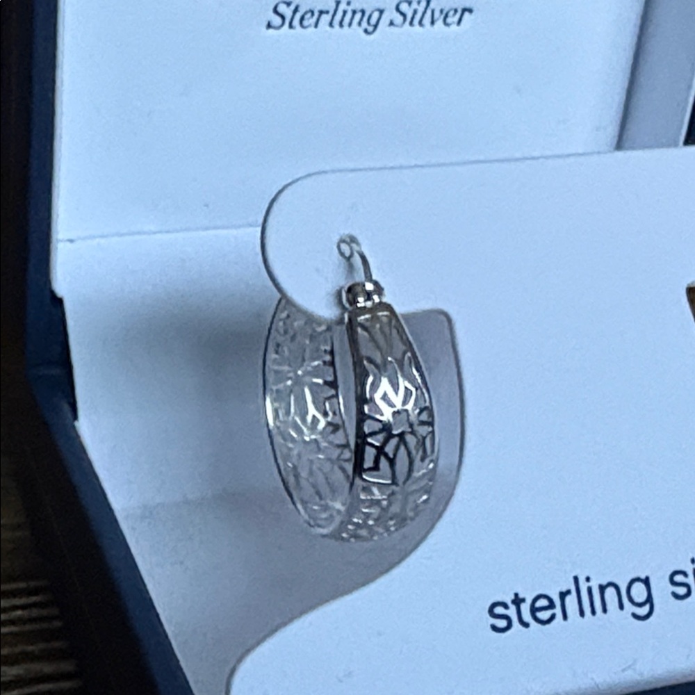 NWT Silverworks Silver Plated 1" Filigree Click Top Hoop Earrings In Gift Box - Picture 11 of 11